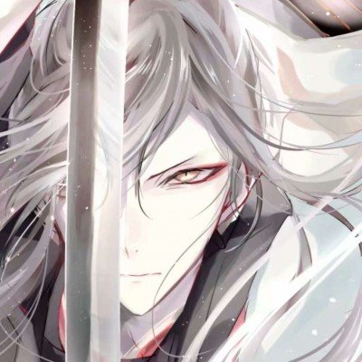 女子亲宝宝脚丫嘴唇肿成香肠